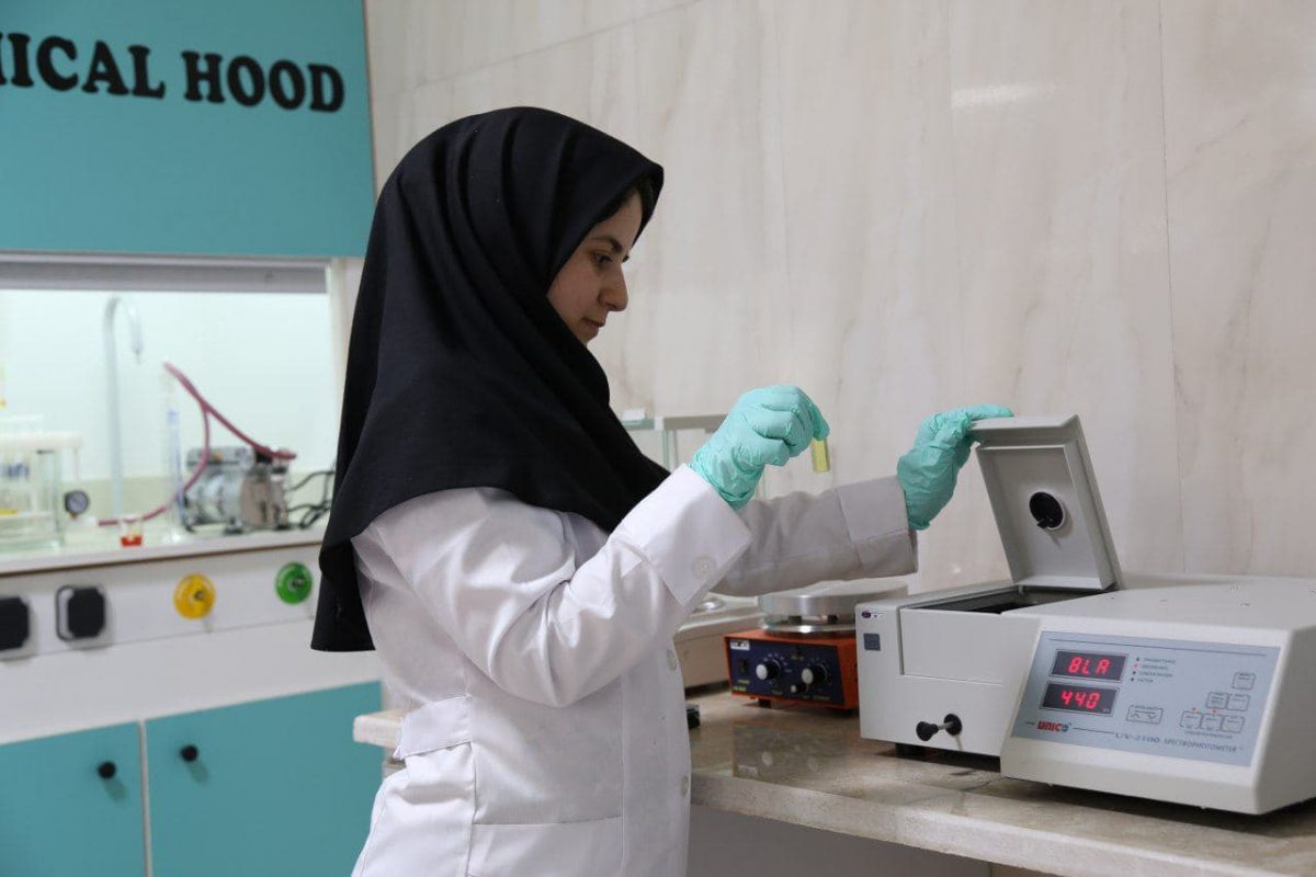 شرکت زعفران تسنیم دارای یکی از مجهزترین آزمایشگاه های کنترل کیفیت زعفران در شرق کشور است که دارای استاندارد های ملی و بین المللی می باشد.